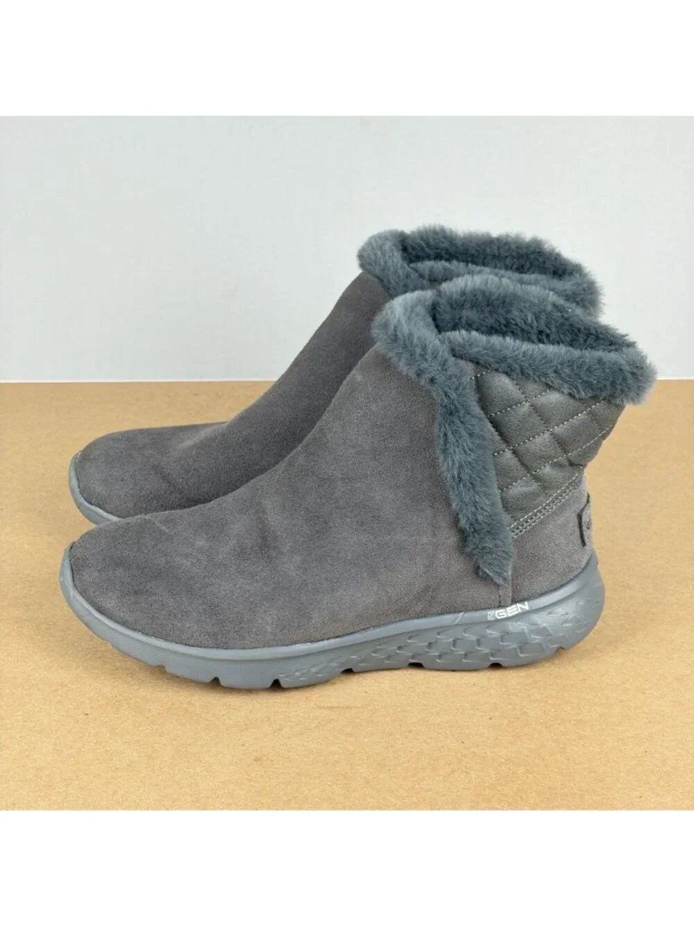 Skechers On the Go 400 Cozies Suede Boots Womens 6.5 Gray Pull On Faux Fur